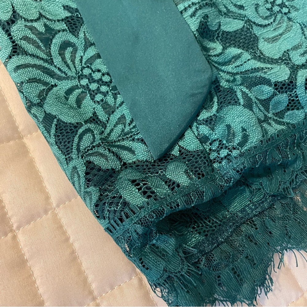 Green/Teal Lace Wrap Dress - Picture 7 of 9